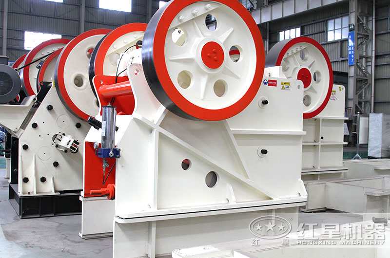 顎式破碎機設(shè)備圖