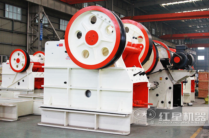 鄂式破碎機，礦山粗碎進料口大，產量高