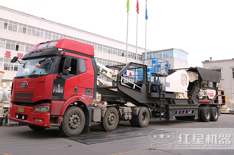 移動破碎機直接開往作業(yè)現(xiàn)場 移動破碎機直接開往作業(yè)現(xiàn)場