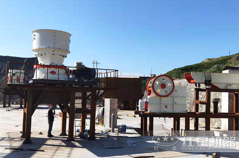 安徽客戶(hù)碎石破碎機(jī)生產(chǎn)線安裝現(xiàn)場(chǎng)