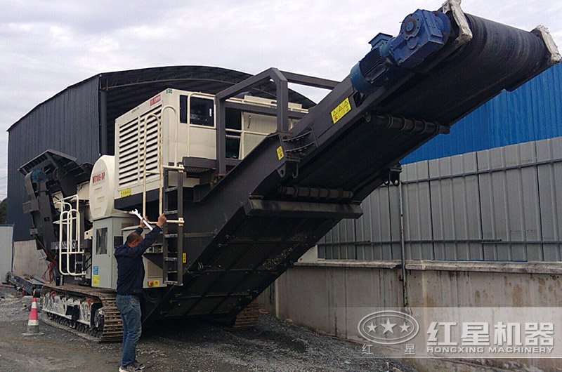 河南鄭州移動破碎機(jī)現(xiàn)場